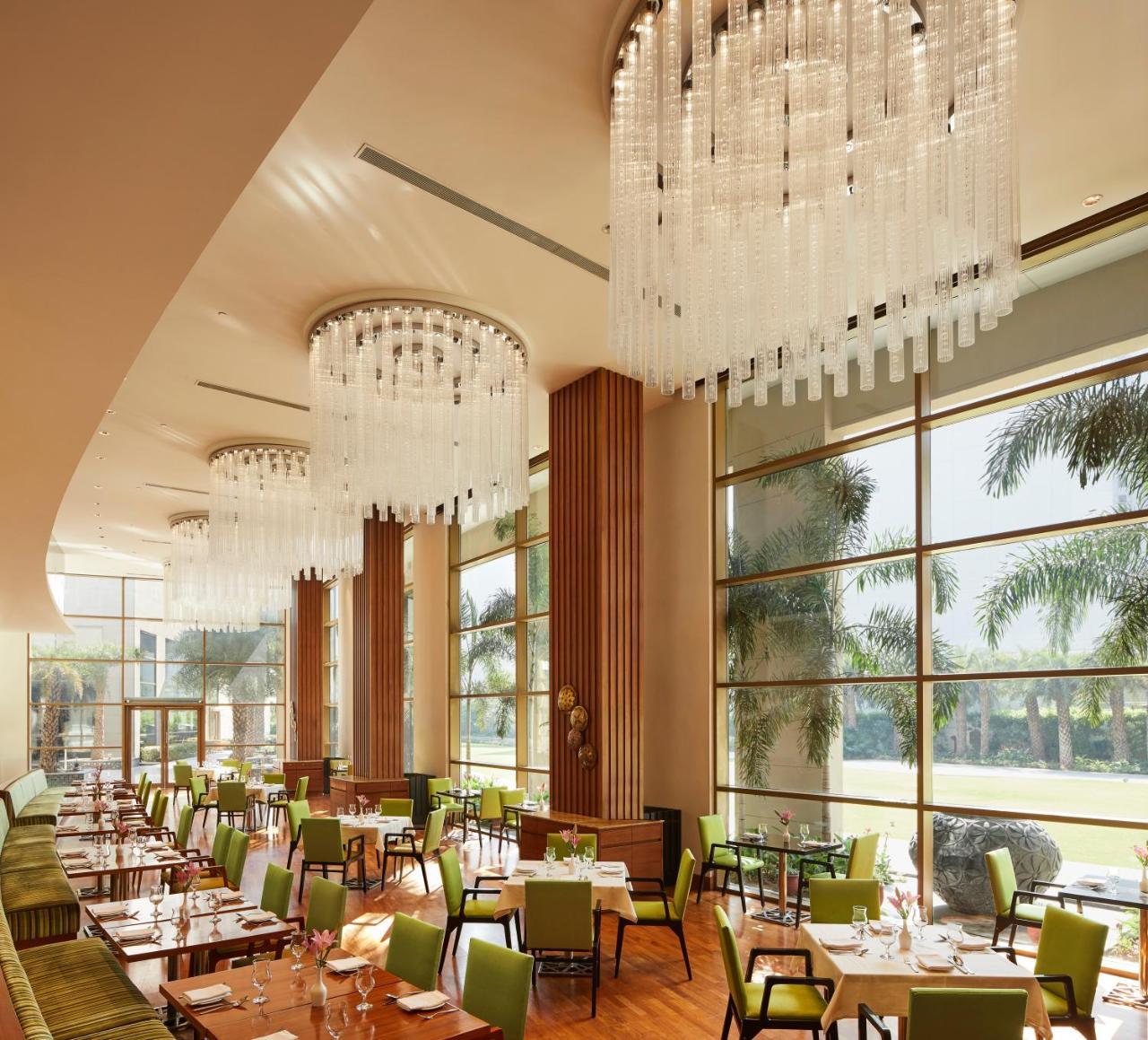 Taj Swarna, Amritsar Hotel Kültér fotó The Park, New Delhi