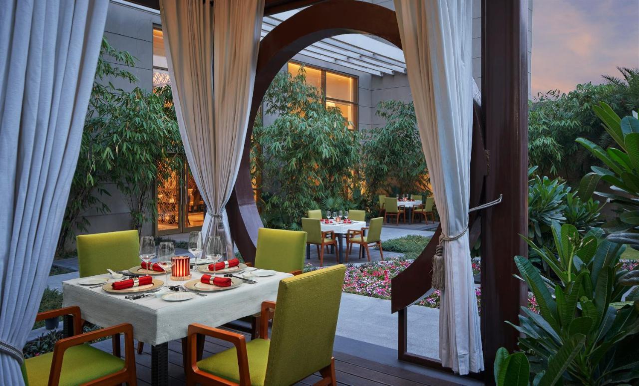 Taj Swarna, Amritsar Hotel Kültér fotó The Park, New Delhi