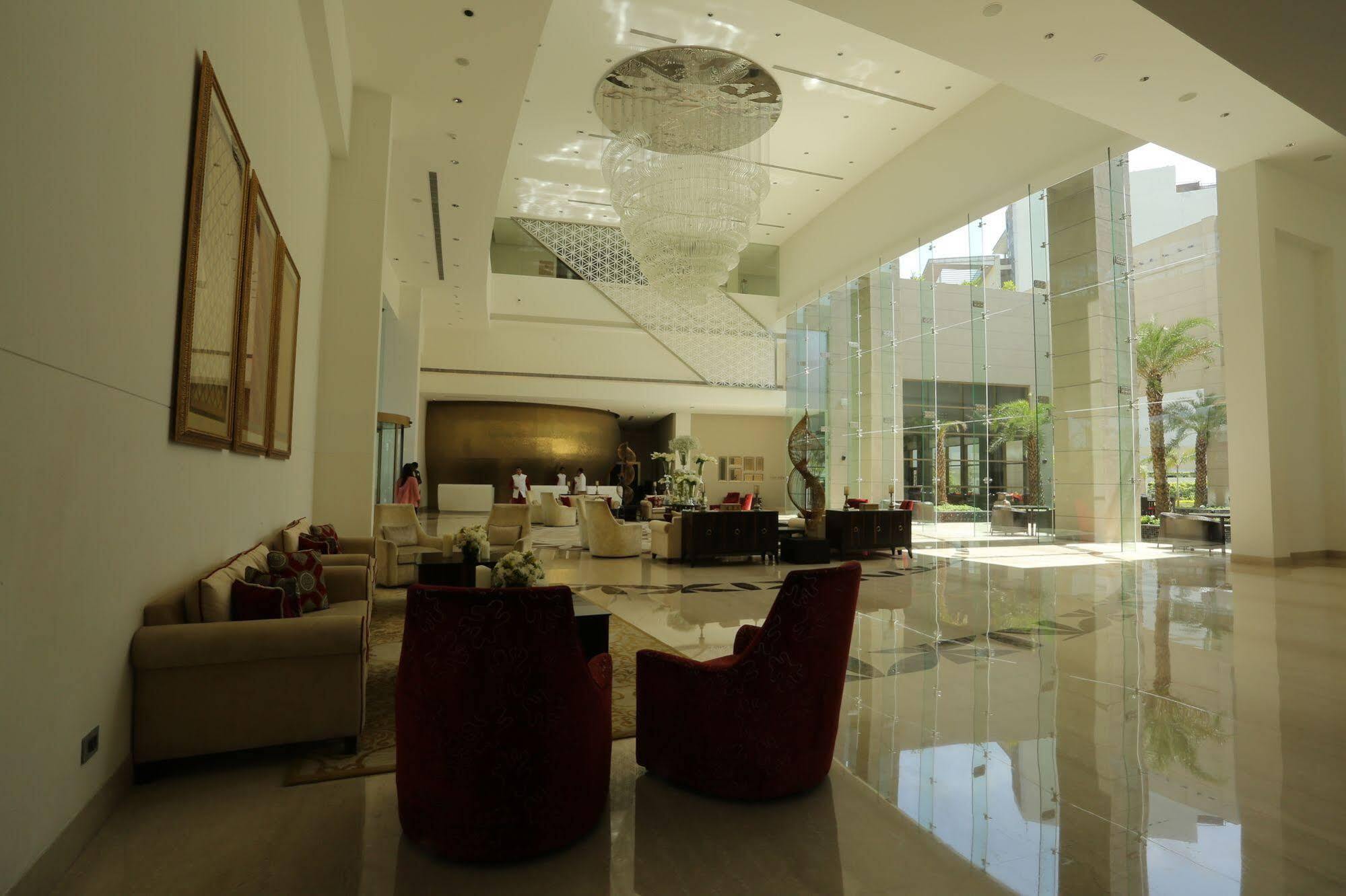 Taj Swarna, Amritsar Hotel Kültér fotó Lobby