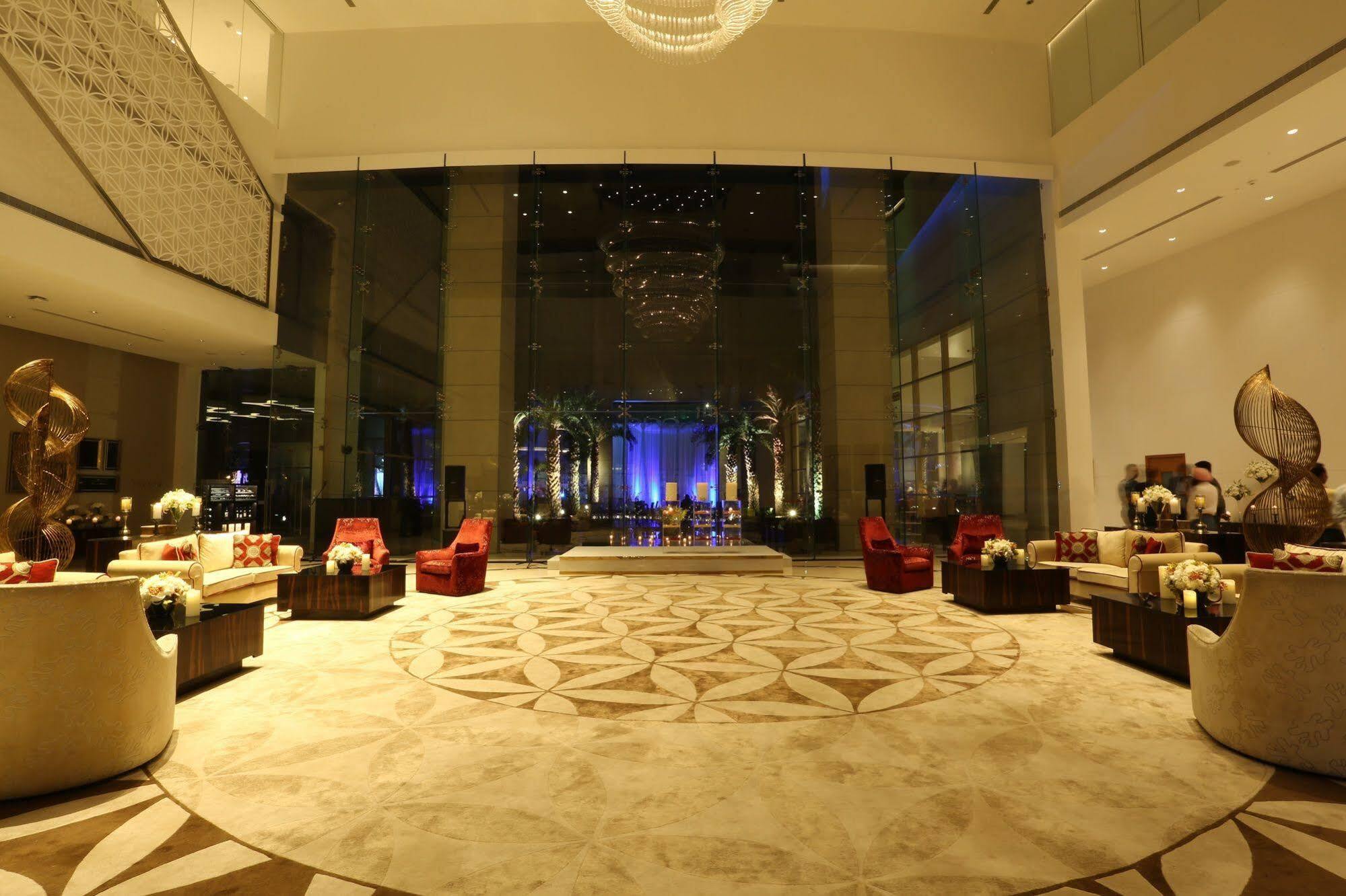 Taj Swarna, Amritsar Hotel Kültér fotó The lobby of the hotel