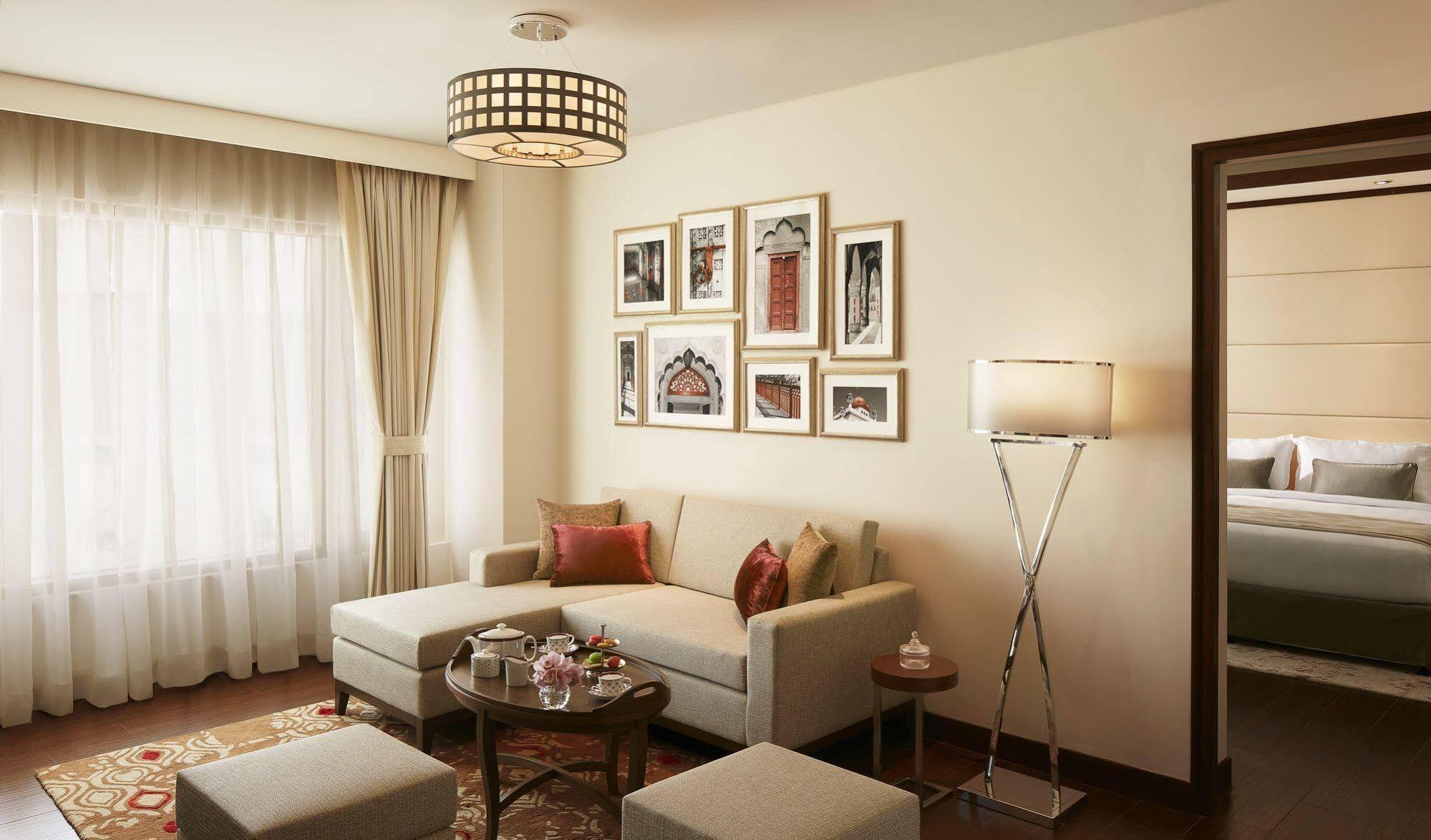 Taj Swarna, Amritsar Hotel Kültér fotó A living room