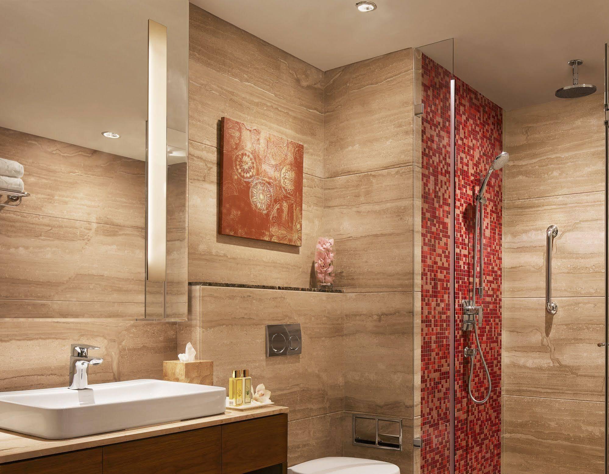 Taj Swarna, Amritsar Hotel Kültér fotó Bathroom