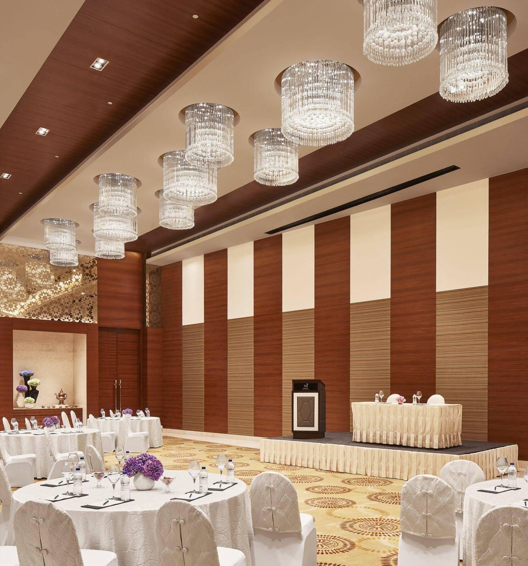 Taj Swarna, Amritsar Hotel Kültér fotó The Royal Ballroom