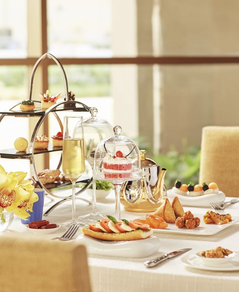Taj Swarna, Amritsar Hotel Kültér fotó Afternoon tea at the Taj Mahal Palace, Mumbai